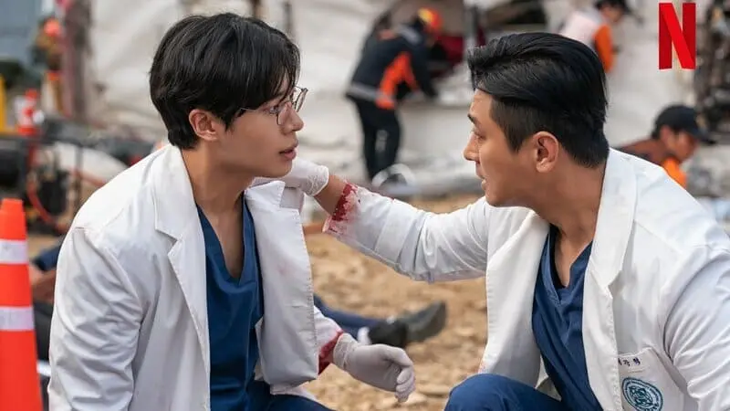 Netflix《外傷重症中心》公開朱智勛、秋英宇一系列劇照，1月24日8集全上架